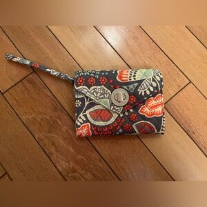 Vera Bradley Quilted Turn Lock Wristlet Wallet | Retired Floral Print